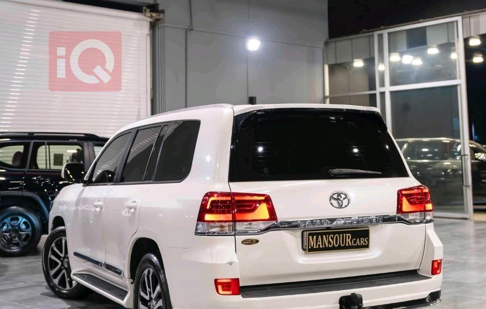 تويوتا لاندكروزر